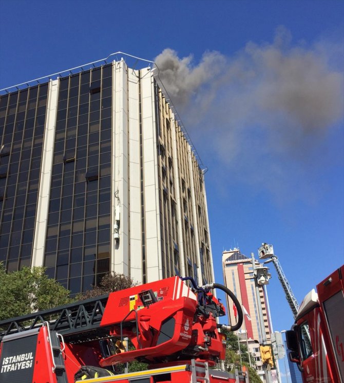 GÜNCELLEME - Beşiktaş'ta iş merkezinde yangın