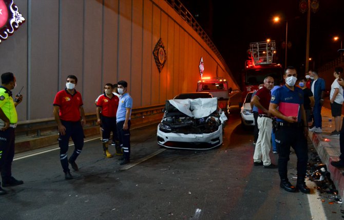 Mersin'de 5 aracın karıştığı kazada 1 kişi yaralandı