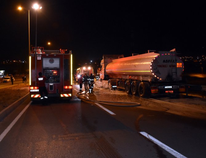 Kırıkkale'de zift yüklü tankerde yangın