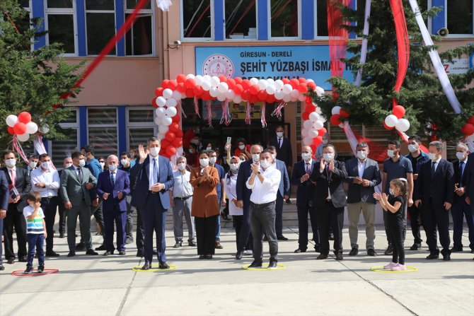 Milli Eğitim Bakanı Ziya Selçuk, Dereli'de okul ziyaret etti: