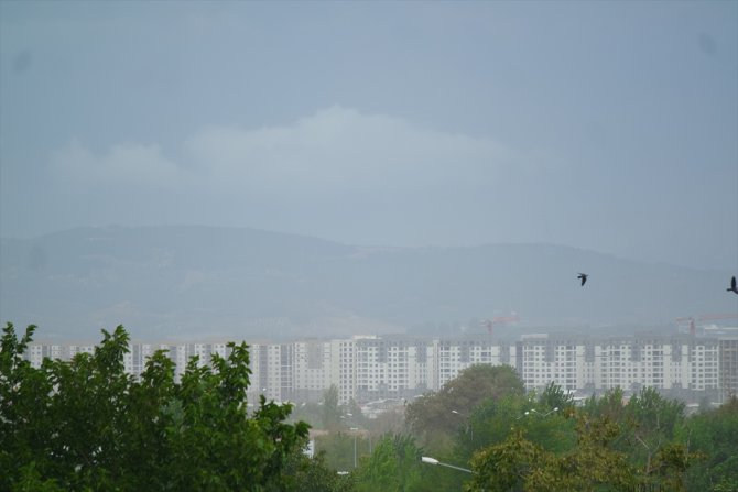 Bursa'da kuvvetli rüzgar etkili oldu