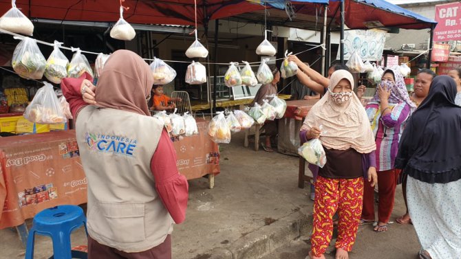 Endonezya'da ihtiyaç sahiplerine "askıda gıda" kampanyası