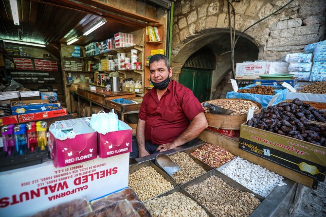 Filistin'de Kovid-19'un vurduğu pazar yerlerinde sessizlik hakim