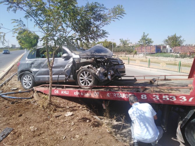Kilis'te otomobil ile hafif ticari araç çarpıştı: 5 yaralı