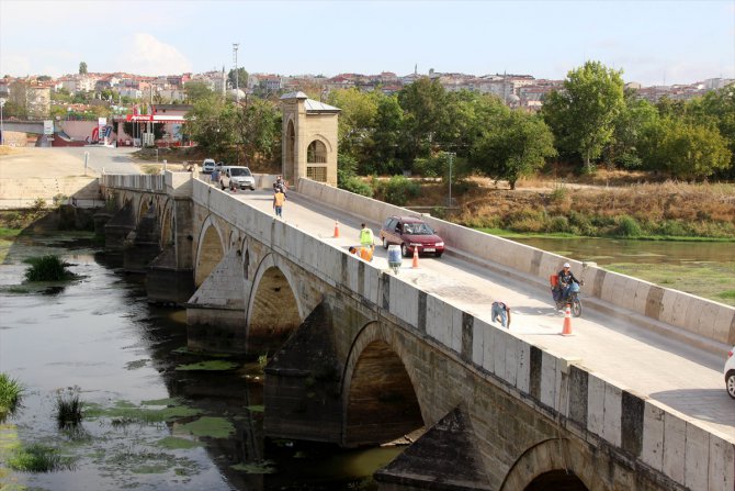 Tarihi Tunca Köprüsü onarılıyor