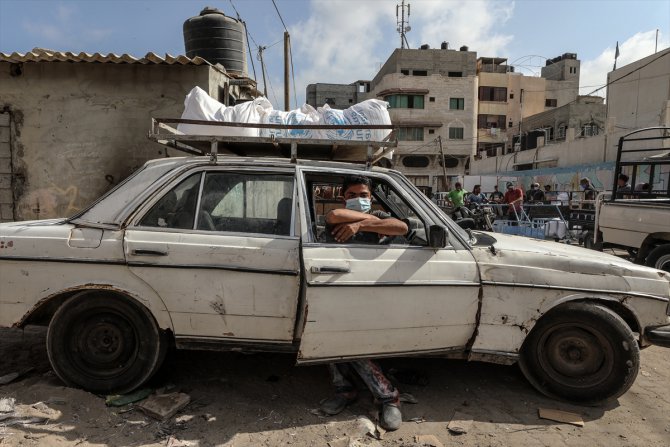 UNRWA, Gazze'de Kovid-19 nedeniyle ara verdiği yardım faaliyetlerini yeniden artırmaya başladı