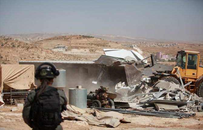 İsrail güçleri Batı Şeria'da Filistinlilere ait 7 evi yıktı