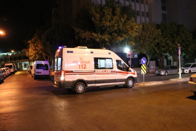 İzmir'de taksi durağında silahlı kavga: 4 yaralı