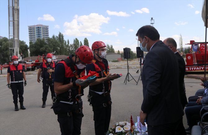Sivas'ta yangın ve kurtarma tatbikatında Azerbaycan'a bayraklı destek
