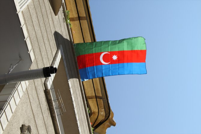 Iğdır'da her yer Türkiye ve Azerbaycan bayraklarıyla donatıldı