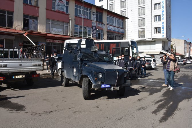 GÜNCELLEME - Kars merkezli operasyonda, HDP'li belediye yöneticilerinin de arasında olduğu 19 şüpheli gözaltına alındı
