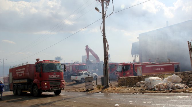 GÜNCELLEME - Hatay'da pelet fabrikasında çıkan yangın kontrol altına alındı