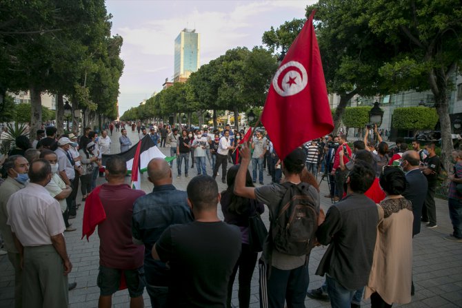 İsrail'in Tunus'taki Filistin Merkezi'ne düzenlediği saldırının 35'inci yıldönümünde gösteriler düzenlendi