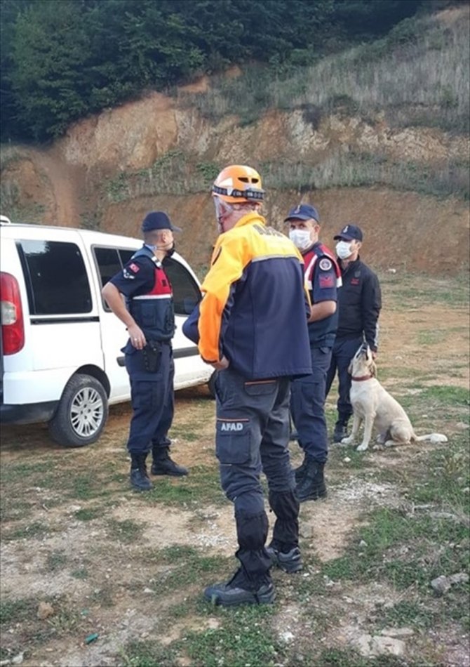 Kocaeli'de ormanda kaybolan zihinsel engelliyi AFAD ekipleri buldu
