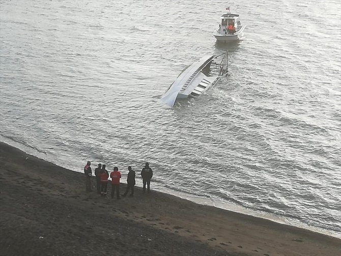 Van Gölü'nde düzensiz göçmenleri taşıyan teknenin alabora olmasıyla ilgili 7 tutuklama