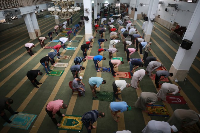 Gazze Şeridi'ndeki birçok kentte camiler yeniden ibadete açıldı