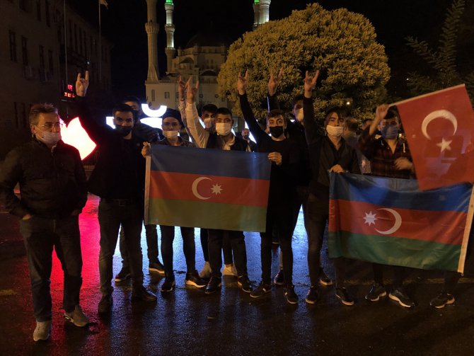 Iğdırlılar, Azerbaycan’a destek için araçlarıyla konvoy oluşturup şehir turu attı