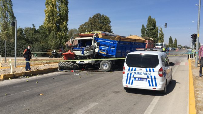 Konya'da traktör ile kamyon çarpıştı: 1 ölü