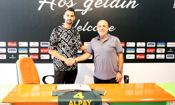 Alanyaspor, Beşiktaş'ın genç stoperi Alpay Çelebi'yi kiraladı