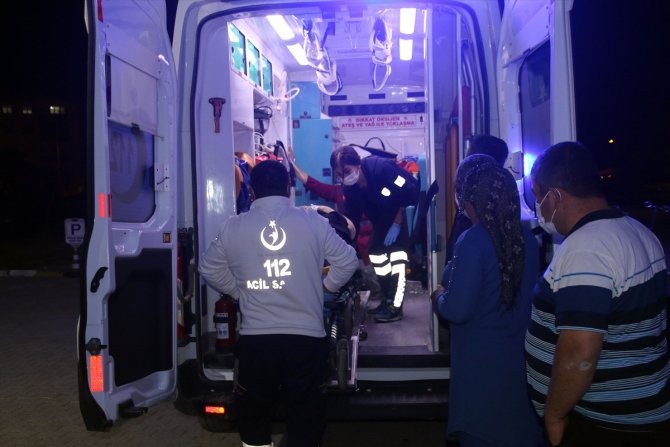 Sivas'ta otomobil ile kamyonet çarpıştı: 3 yaralı