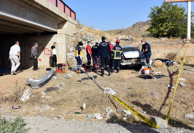 Kırıkkale'de köprüden düşen otomobilin sürücüsü öldü