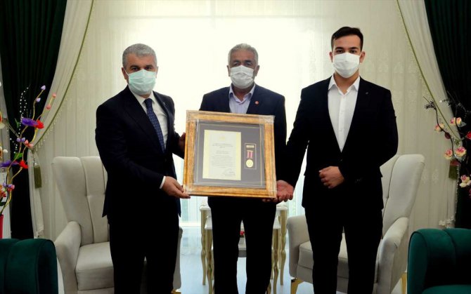 Kırşehir'de şehit ailesine "Devlet Övünç Madalyası ve Beratı" takdim edildi