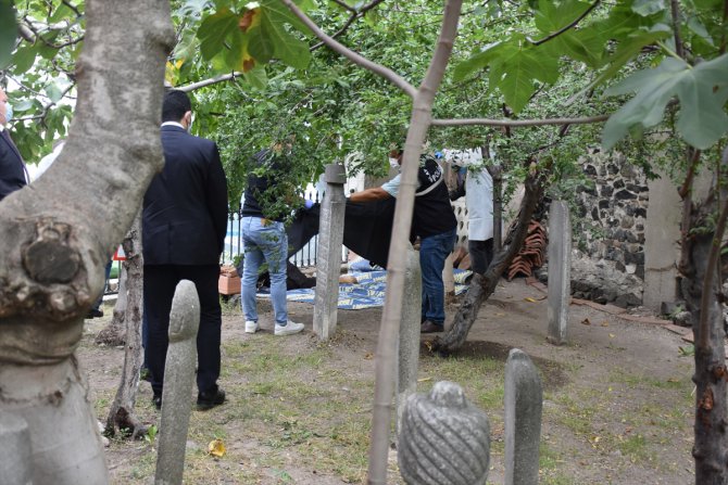 Tekirdağ'da bir kişi cami bahçesinde bıçakla öldürülmüş halde bulundu