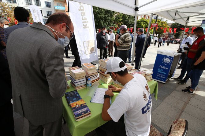 "Kitap Aksaray Projesi" için 100 bin kitap bağışı yapıldı