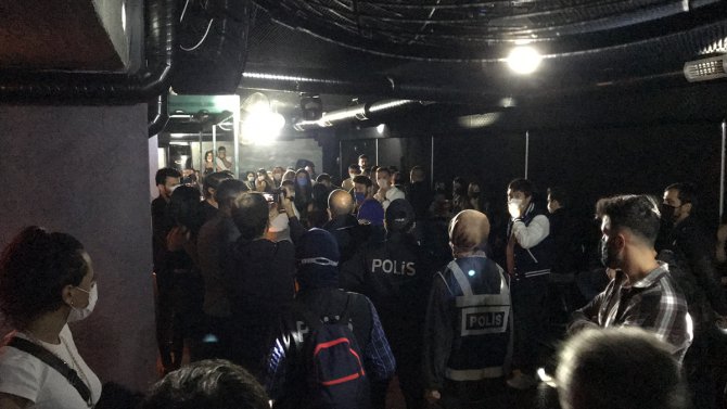 Bursa'da Kovid-19 tedbirlerine uymayan 76 kişiye ceza kesildi