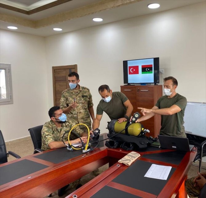 DKK personelinden Libyalı askerlere dalış eğitimi