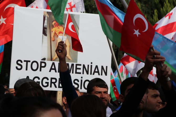 Gürcistan'da Azerbaycan'a destek gösterisi