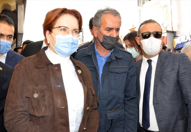 İYİ Parti Genel Başkanı Akşener, Yozgat'ta esnafla buluştu