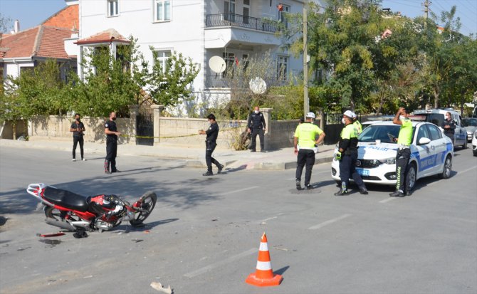 Karaman'da midibüs ile motosiklet çarpıştı: 2 yaralı