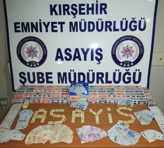 Kırşehir'de iş hanında kumar oynayan 16 kişiye para cezası