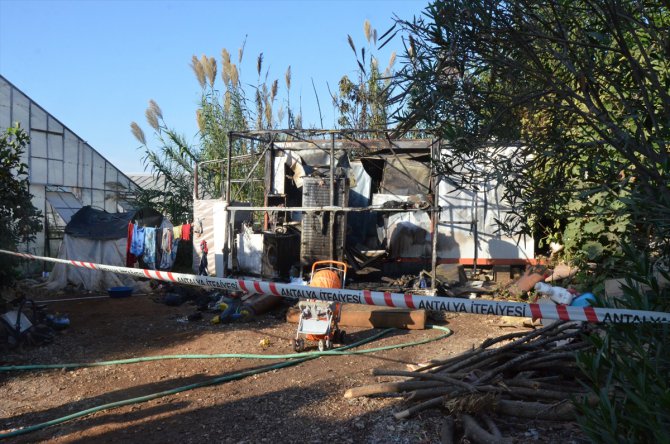 Antalya'da konteyner barakada çıkan yangında 6 aylık bebek öldü