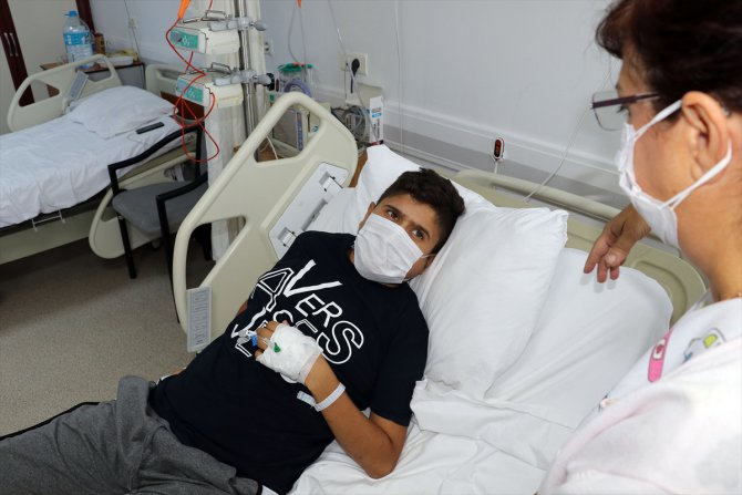 Diyaliz hastası 15 yaşındaki çocuk, annesinden nakledilen böbrekle iyileşti