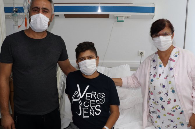 Diyaliz hastası 15 yaşındaki çocuk, annesinden nakledilen böbrekle iyileşti