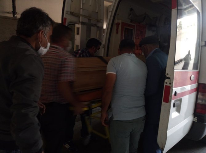 Siirt'te patoz makinesinin altında kalan genç kız hayatını kaybetti