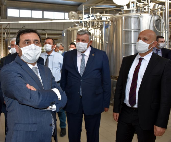 Adalet Bakan Yardımcısı Kuş, Kırıkkale'deki süt işleme tesisinde incelemelerde bulundu: