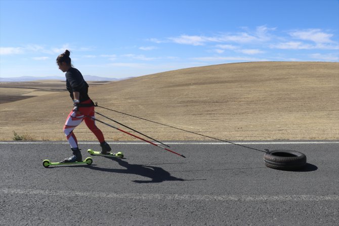 Ağrılı milli kayakçılar olimpiyat hedefiyle asfaltta güç depoluyor