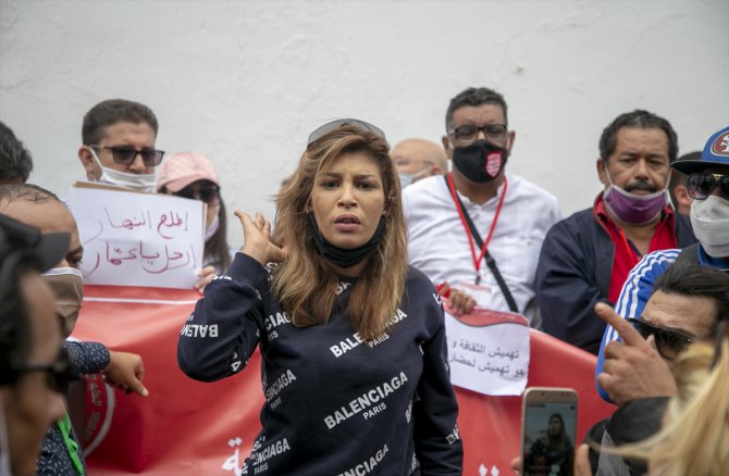 Tunus'ta sanatçılar Kovid-19 nedeniyle kültürel faaliyetlerin durdurulmasını protesto etti
