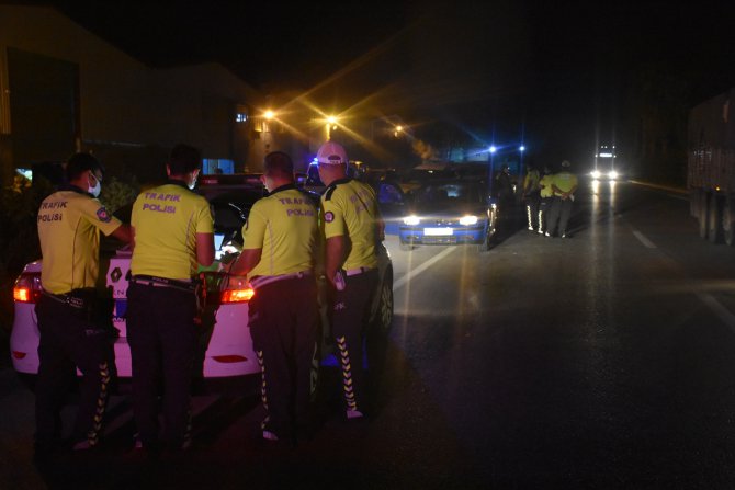 Adana polisin "Dur" ihtarına uymayan sürücü kovalamaca sonucu yakalandı