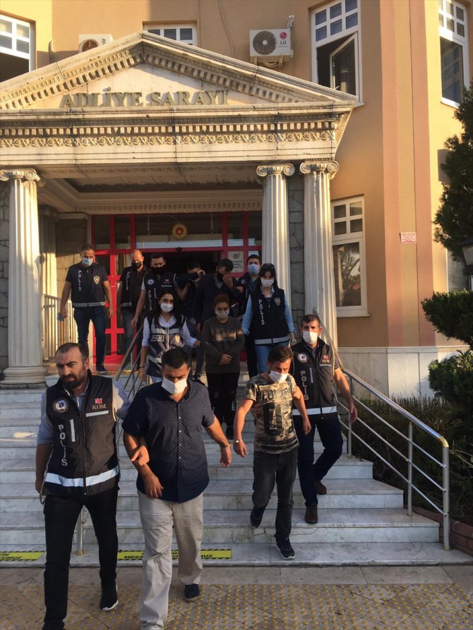 GÜNCELLEME - Aydın'da başkasına ait evi satmaya çalıştığı iddia edilen 5 kişi tutuklandı
