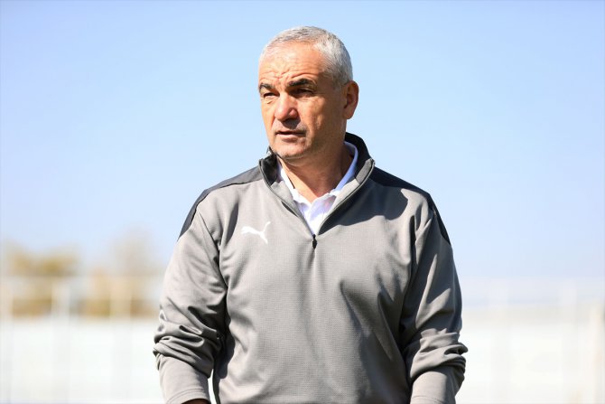 Sivasspor Teknik Direktörü Rıza Çalımbay: "Kayserispor maçı bizim için çok önemli"