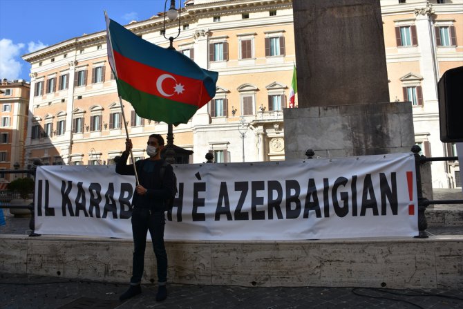 İtalya'daki Azerbaycan Türkleri, Ermenistan'ın Azerbaycan'daki sivillere yönelik saldırısını protesto etti