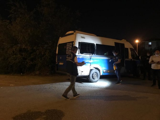 Sakarya’da minibüsle çarpışan motosikletteki 2 Yunus polisi yaralandı