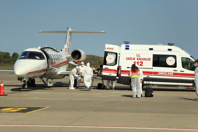 Yıllık izne gittiği ülkesi Afganistan'da Kovid-19'a yakalanan doktor, ambulans uçakla Türkiye'ye getirildi