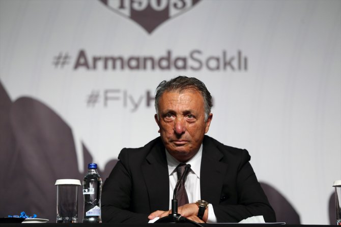 Beşiktaş'ta yeni transferler için basın toplantısı düzenlendi