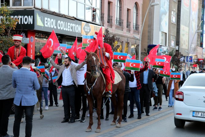 Erzurum'da Azerbaycan'a destek için "atlı ve bayraklı" yürüyüş düzenlendi