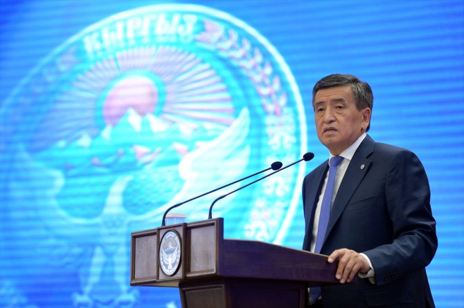 Kırgızistan parlamentosu Cumhurbaşkanı Ceenbekov'un istifasını kabul etti